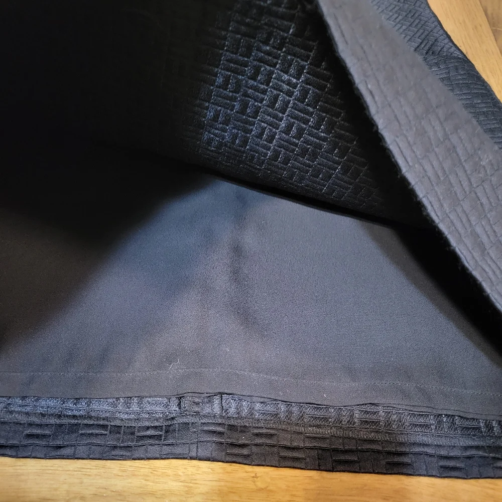 Ivy + Blu size 4 perfect little black v-neck dress with built in slip - Picture 10 of 12